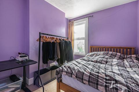 23 Eswyn Road, London, SW17 8TR