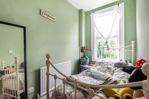 23 Eswyn Road, London, SW17 8TR