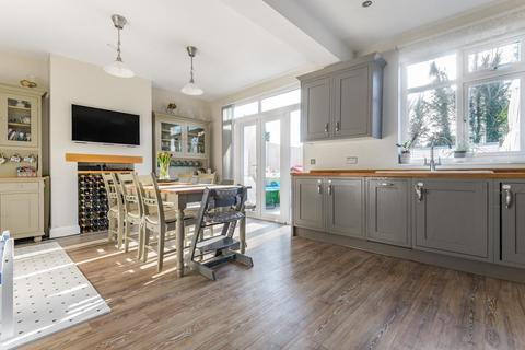 216 Pickhurst Rise, West Wickham, BR4 0AU