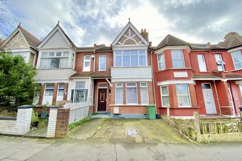 28 Locket Road, Wealdstone, Harrow, HA3 7LZ