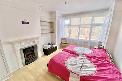 28 Locket Road, Wealdstone, Harrow, HA3 7LZ