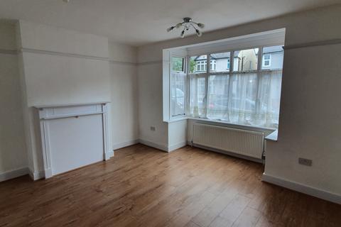 1 bedroom flat to rent, Norfolk Road , RM7 9DL