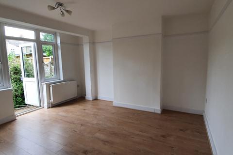 1 bedroom flat to rent, Norfolk Road , RM7 9DL
