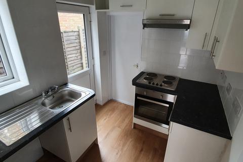 1 bedroom flat to rent, Norfolk Road , RM7 9DL