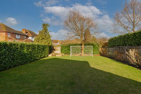 5 Overdale, Ashtead, KT21 1PW