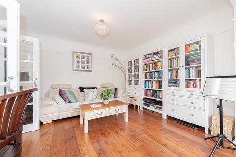 5 Overdale, Ashtead, KT21 1PW