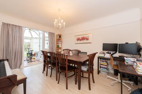 5 Overdale, Ashtead, KT21 1PW