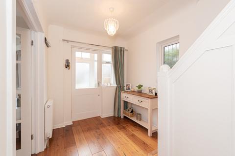 5 Overdale, Ashtead, KT21 1PW