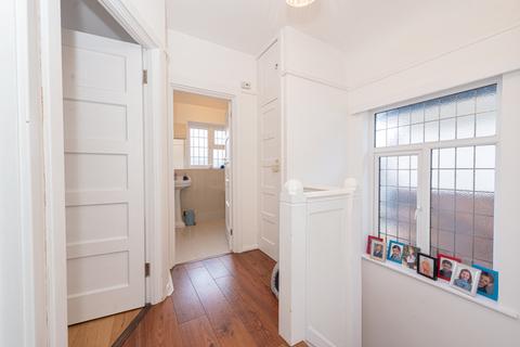 5 Overdale, Ashtead, KT21 1PW
