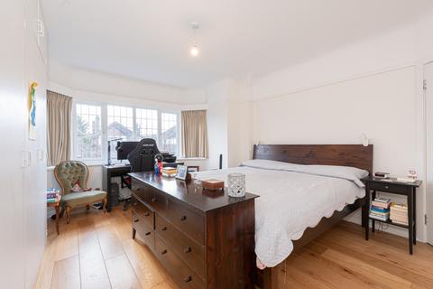 5 Overdale, Ashtead, KT21 1PW