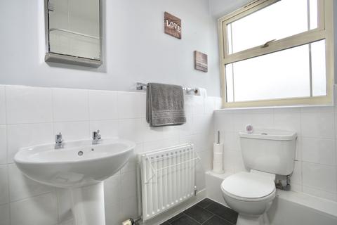 1 bedroom flat for sale - Irthlingborough Road, Wellingborough, Northants, NN8
