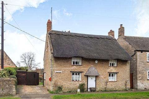 2 bedroom detached house for sale - Main Street, Polebrook, Near Oundle, Northamptonshire, PE8