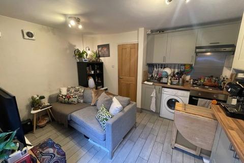 1 bedroom ground floor flat to rent, Hendon, NW4.