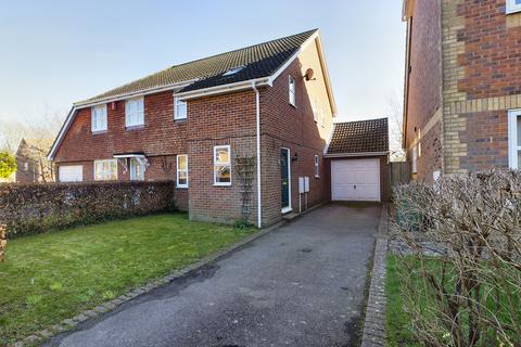 3 bedroom semi-detached house to rent, The Ridgeway, Lympne