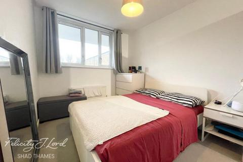 2 bedroom flat to rent, Lucey Way, London