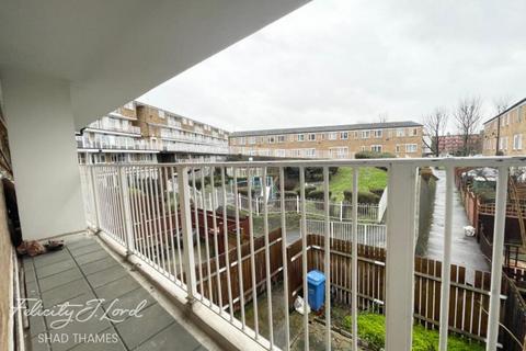 Lucey Way, London