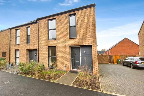 3 bedroom semi-detached house to rent, Quarry Heights