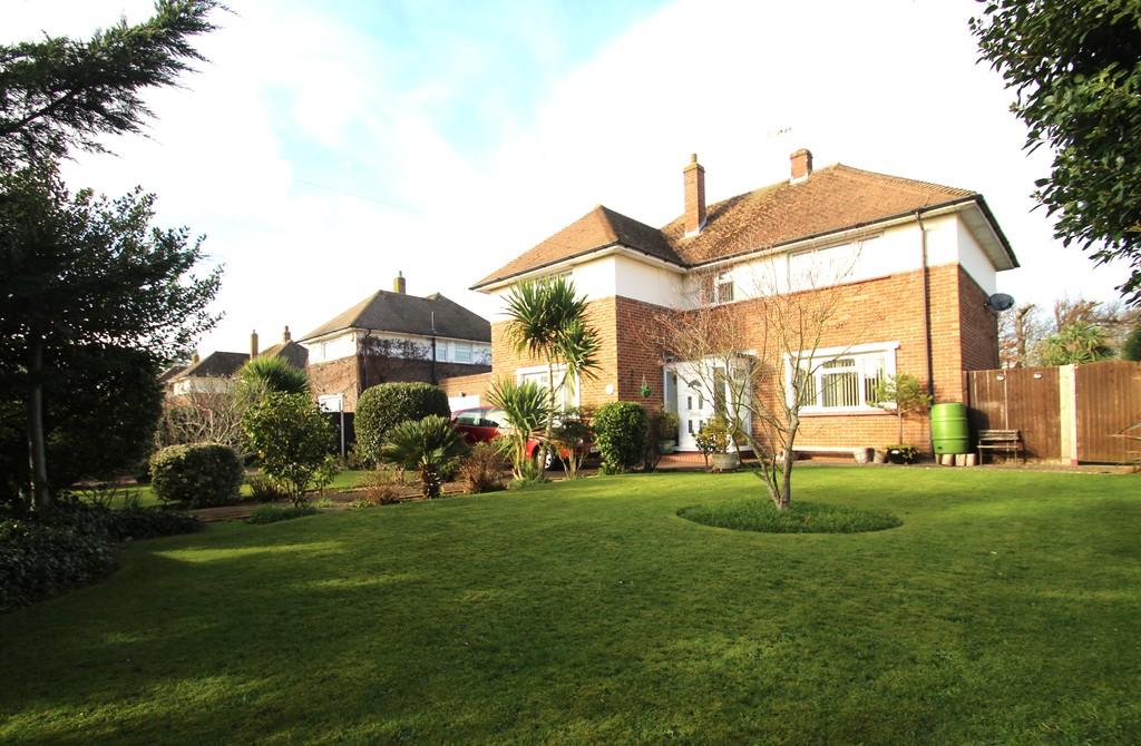 Peregrine Road, Littlehampton 4 bed detached house for sale £660,000