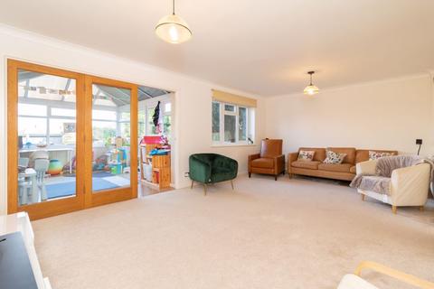 25a Eglise Road, Warlingham, CR6 9SE