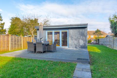 25a Eglise Road, Warlingham, CR6 9SE