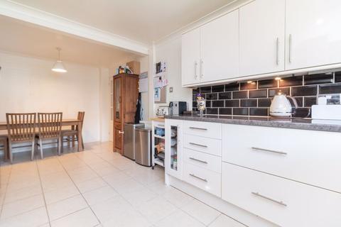 25a Eglise Road, Warlingham, CR6 9SE