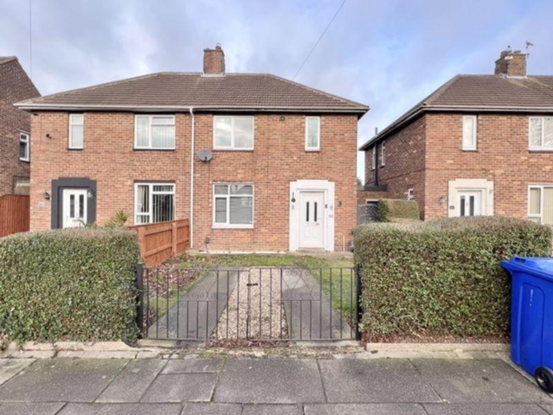 LACEBY ROAD GRIMSBY 2 bed semidetached house £125,000
