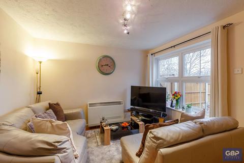 7 Ward Gardens, Harold Wood, Romford, RM3 0WX