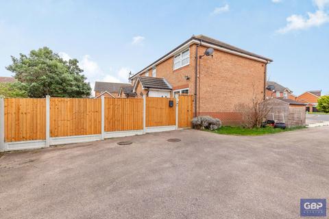 7 Ward Gardens, Harold Wood, Romford, RM3 0WX