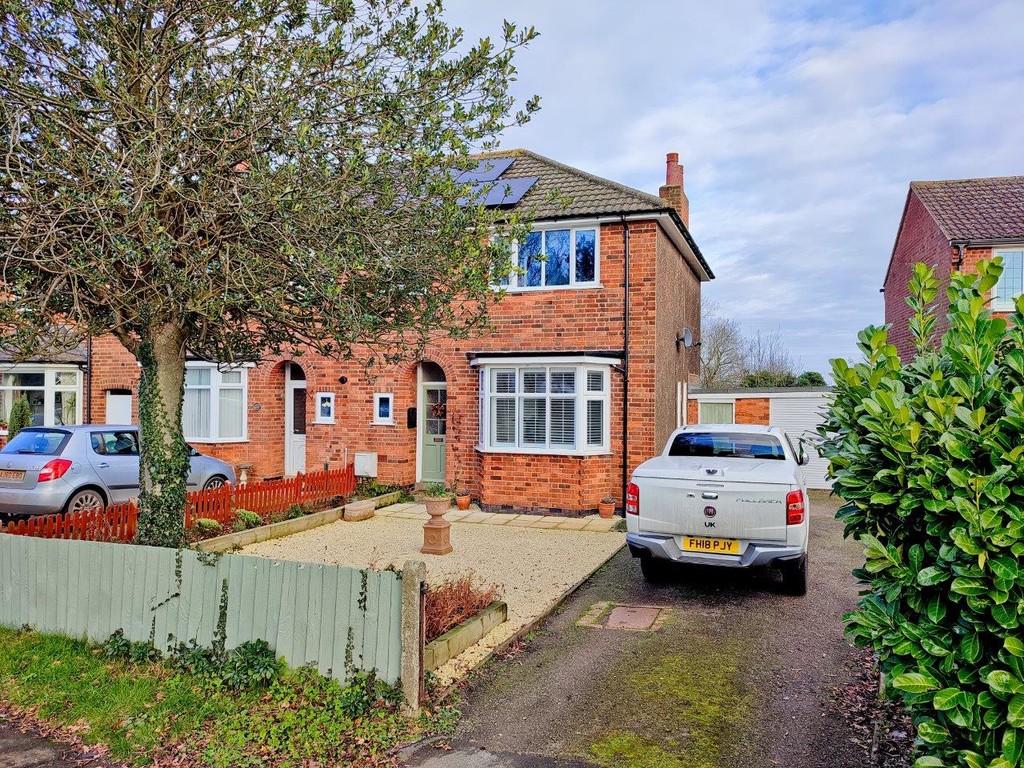 Bradgate Road, Anstey 3 bed semidetached house £1,200 pcm (£277 pw)