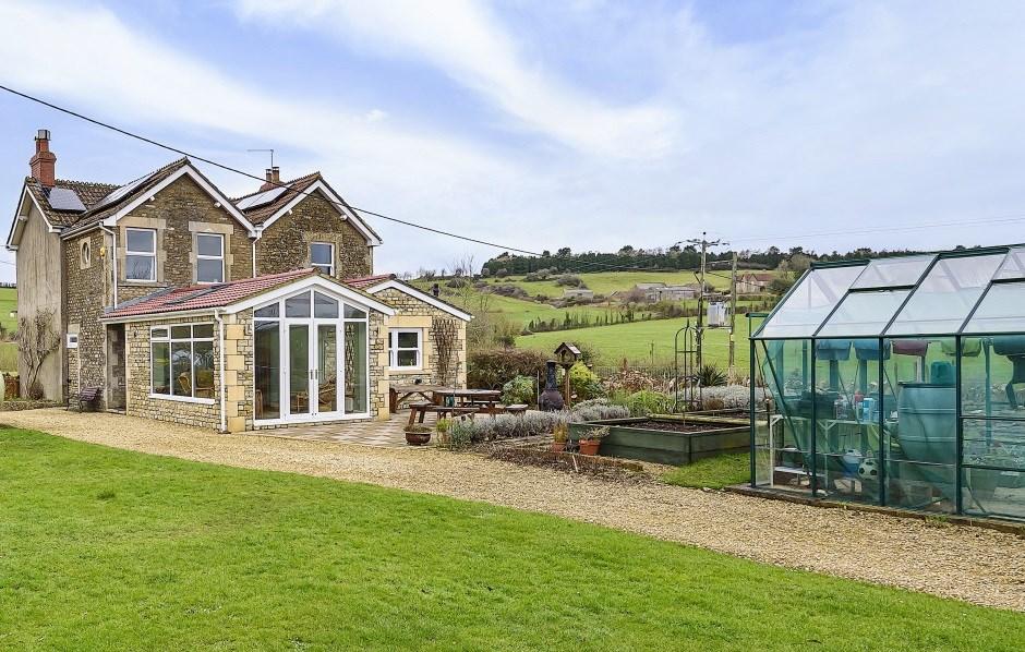 Hemington, BA3 4 bed detached house £875,000