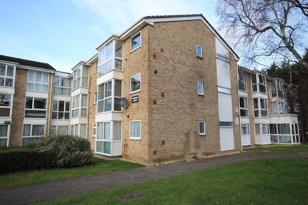 Woburn Court, Vincent Road, Luton, LU4 2 bed ground floor flat £100,000