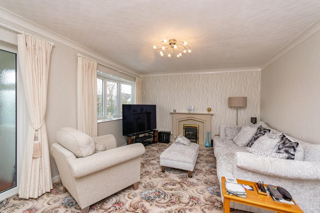 Forest Drive, Lytham, FY8 3 bed detached house £335,000
