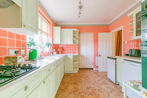 13 Beech Lane, Guildford, GU2 4ES