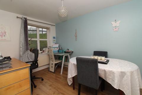 5 Bridgeside Close, Walsall, WS8 7BN