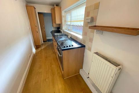 2 bedroom terraced house to rent, Neville Road, Sunderland