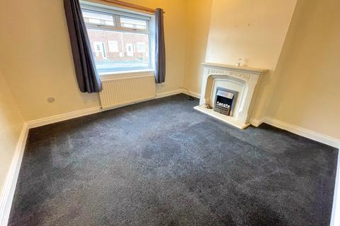 2 bedroom terraced house to rent, Neville Road, Sunderland