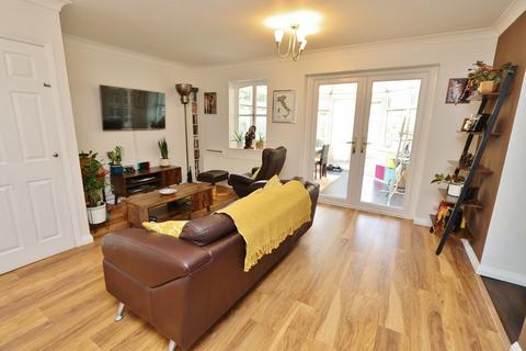21 Lavender Close, South Ockendon, RM15 6TH