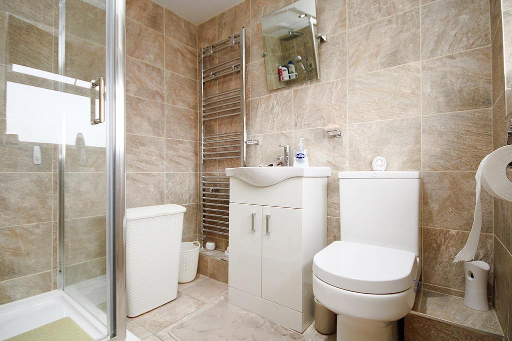 Park Road, Great Sankey, Warrington, WA5 3 bed semidetached house £