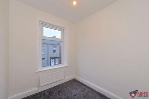 3 bedroom apartment to rent, Ripon Street, Gateshead