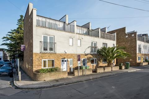 1 Woodland Grove, London, SE10 9UL