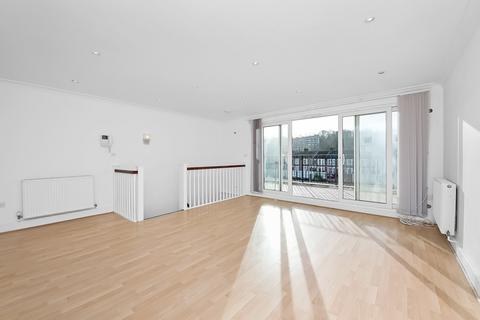 1 Woodland Grove, London, SE10 9UL