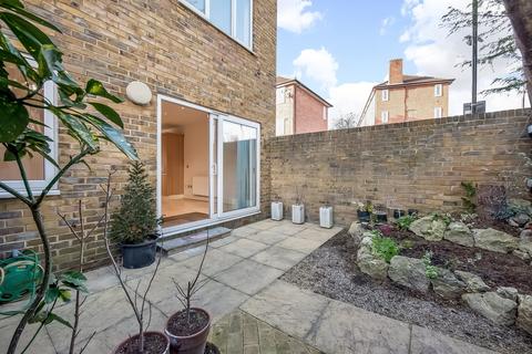 1 Woodland Grove, London, SE10 9UL