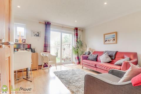 60 Alexander Gate, Stevenage, SG1 5RG