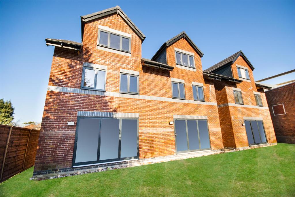 Boundary Road, Cheadle 4 bed detached house £420,000