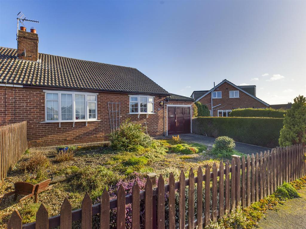 The Mount, Driffield 2 bed semidetached bungalow £155,000