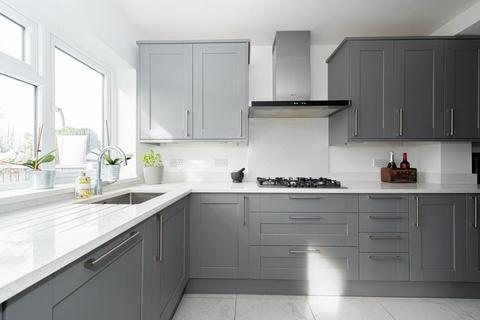 134 Vale Road, Worcester Park, KT4 7ED