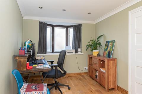 134 Vale Road, Worcester Park, KT4 7ED