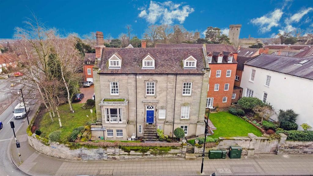 Eastgate House, Castle Lane, Warwick... 3 bed flat £395,000