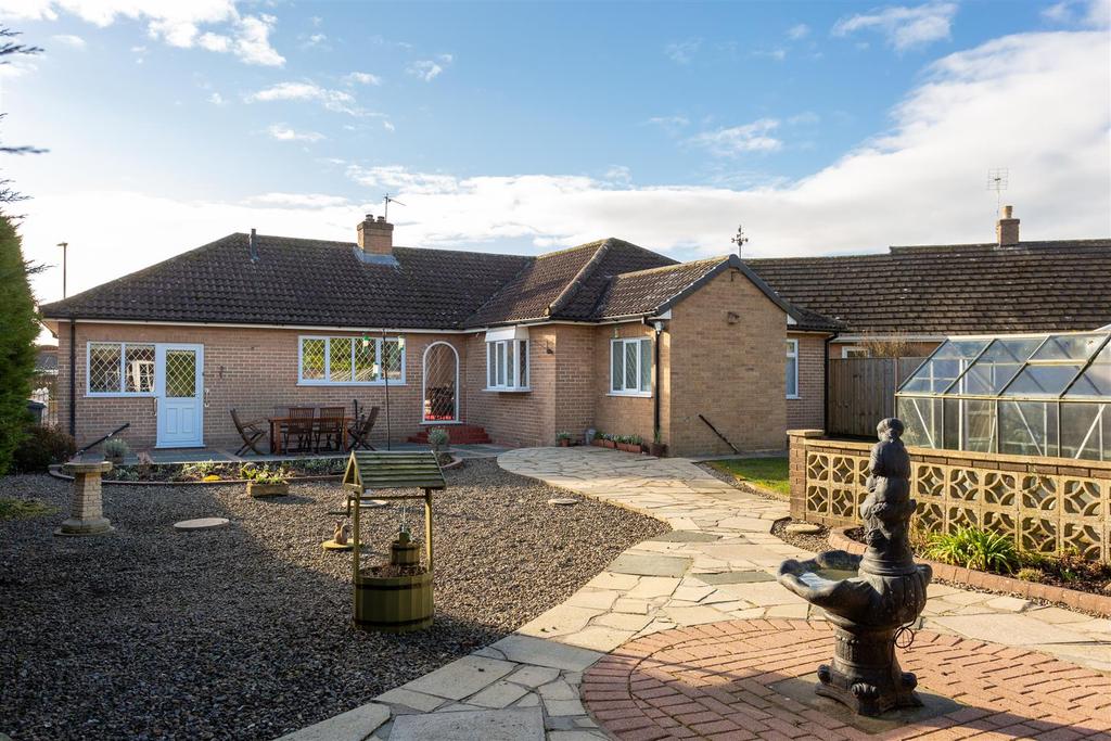 Glebe Way, Haxby, York 3 bed detached bungalow for sale £550,000