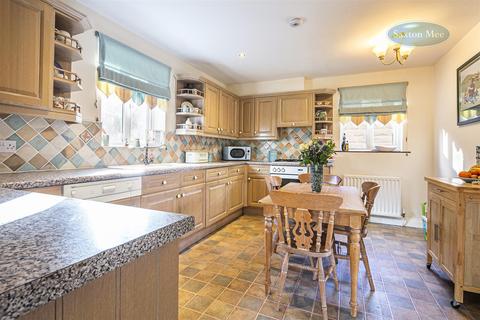 4 Alpine Croft, Stocksbridge, Sheffield, S36 1AN